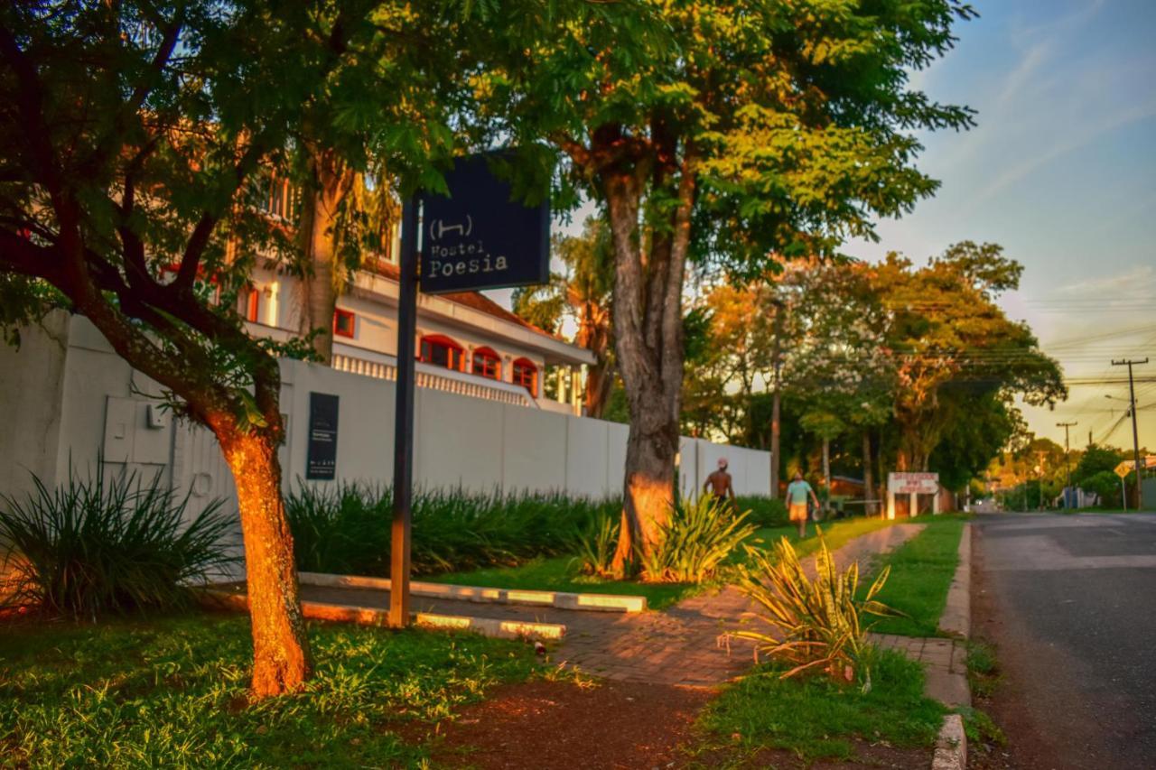 Hostel Poesia Фос-ду-Игуасу Экстерьер фото