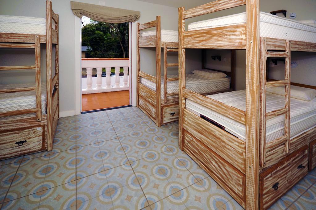 Hostel Poesia Фос-ду-Игуасу Экстерьер фото